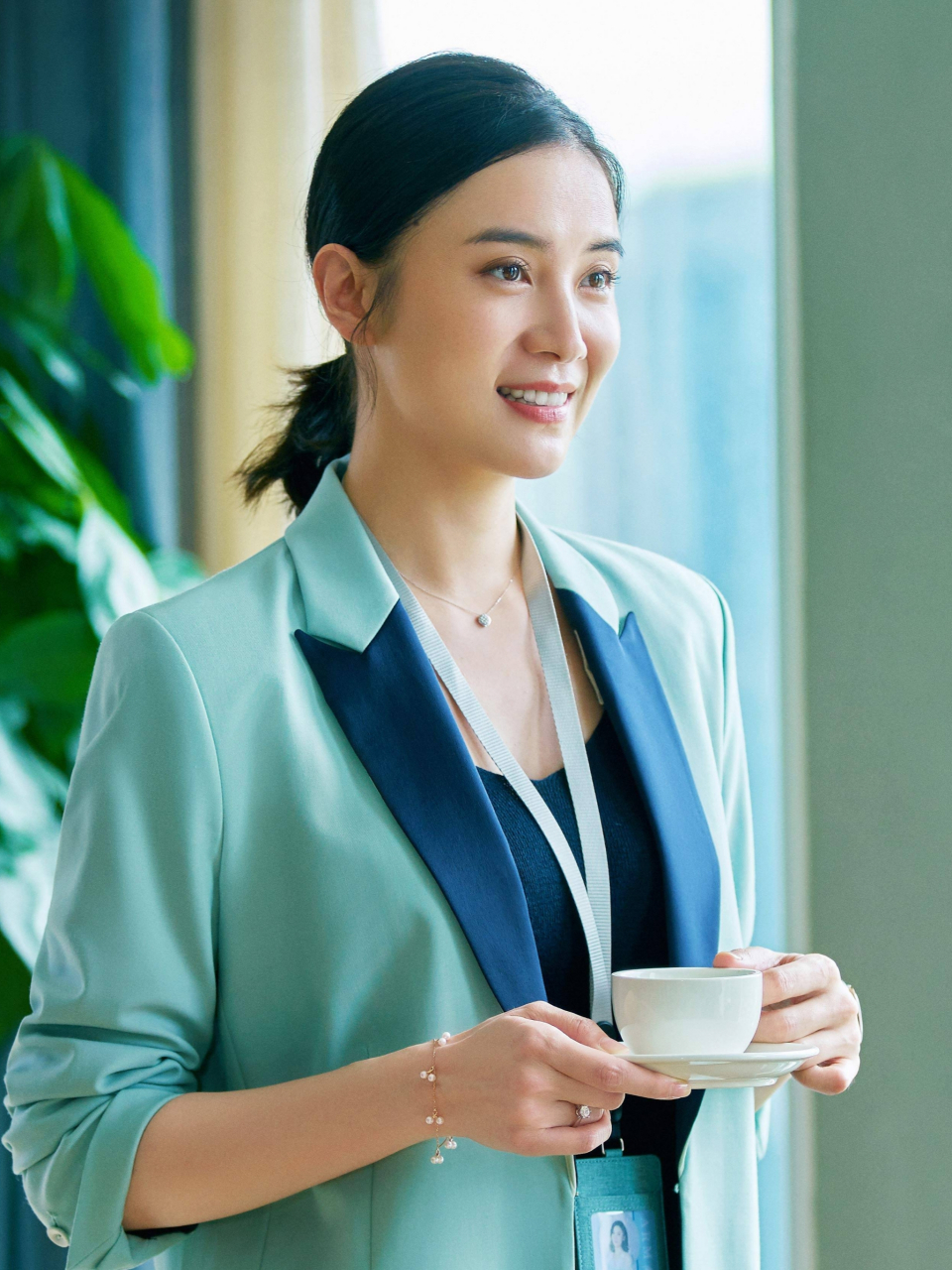 影视女演员和歌手,1980 年 11 月 13 日出生于黑龙江省哈尔滨市南岗区