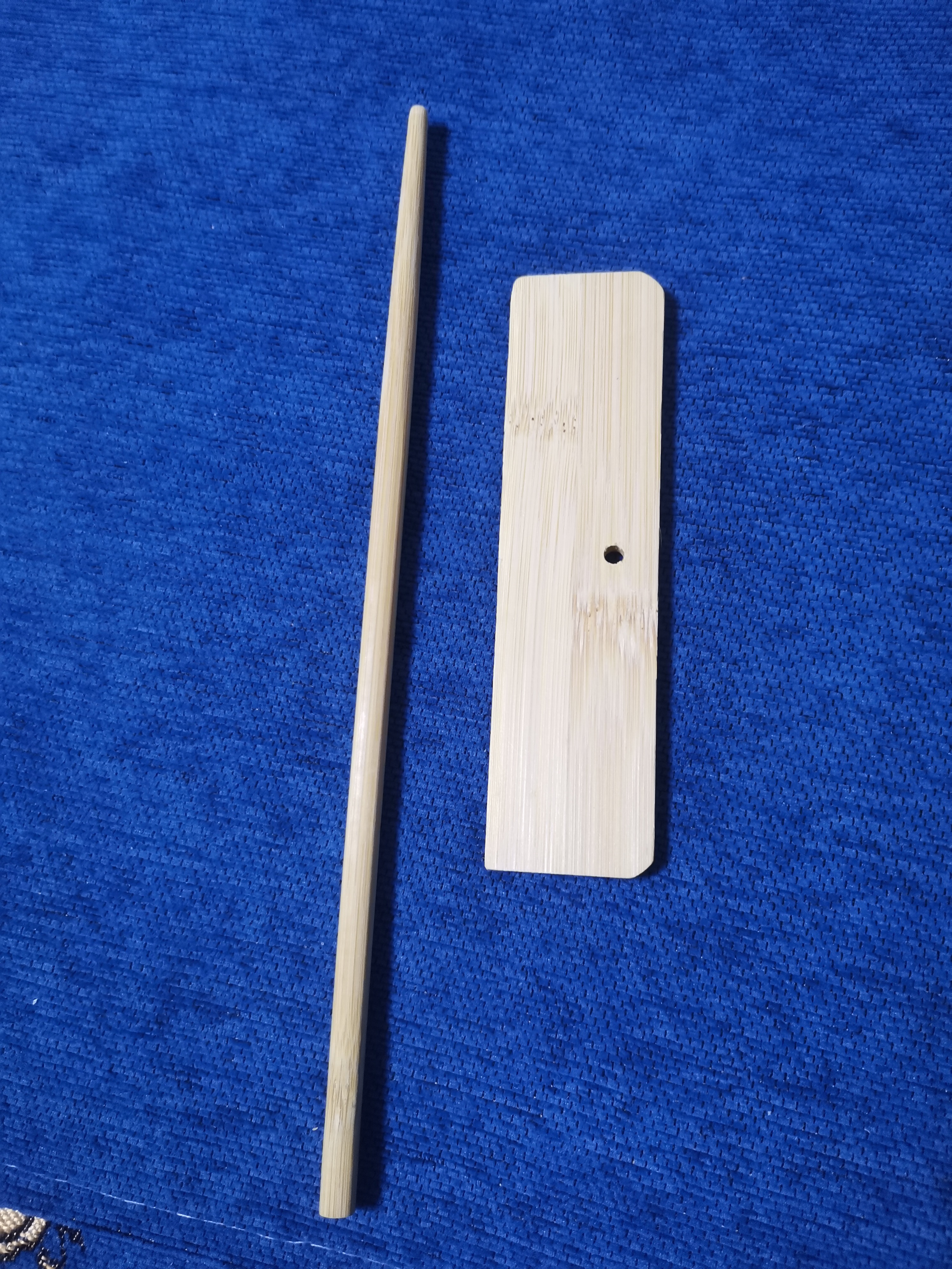 a4纸大小,还是两面,教程特别详细,纸张质量也不错,这样的老板太用心了