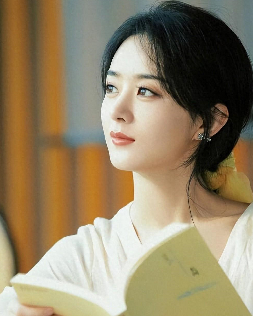 赵丽颖新剧《第二十条》备受瞩目,获得导演张艺谋和央视盛赞!