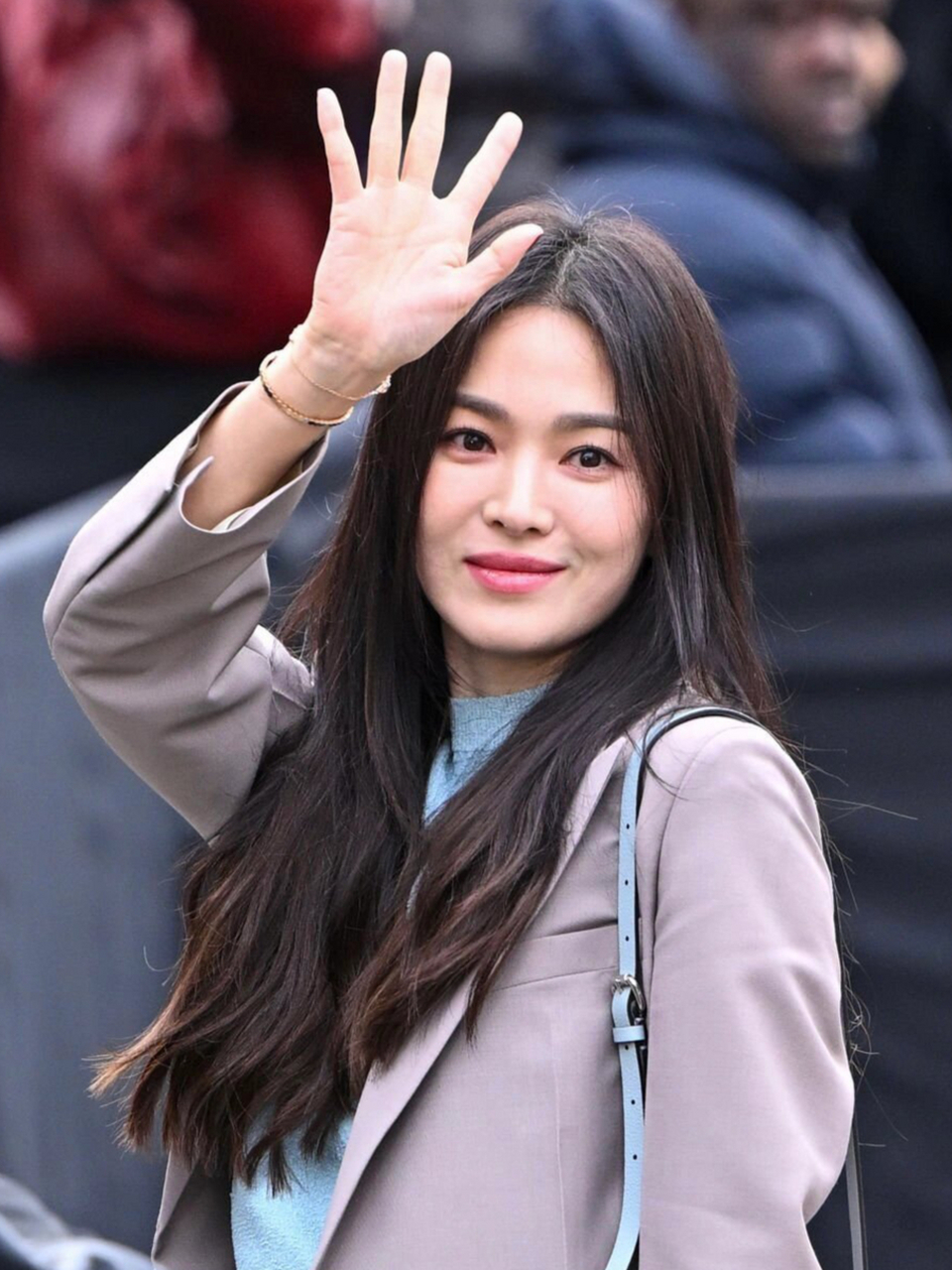 宋慧乔的事业运真的爆好 宋慧乔的事业运可谓旺翻天,各个年龄段均有