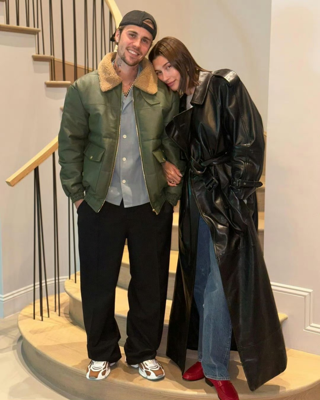 justin bieber和hailey 今日甜蜜互动:were cute7215 好甜好甜