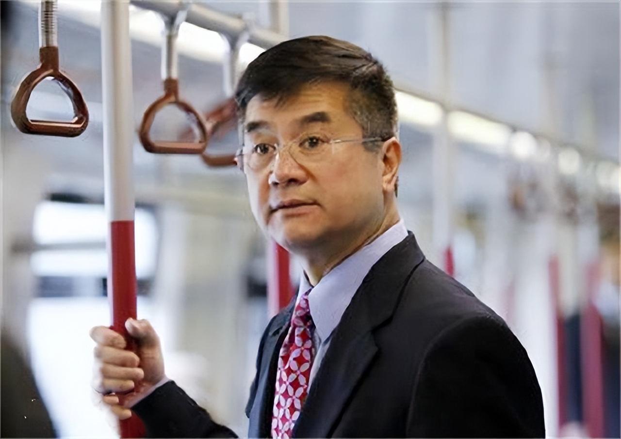 美国首位华裔州长骆家辉,曾任驻华大使,却是个十足的"双面派"