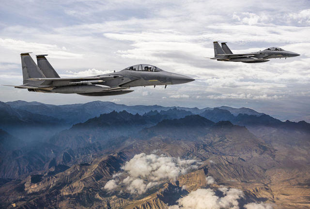 超低空突防,现代空战标配,有何好处和坏处?