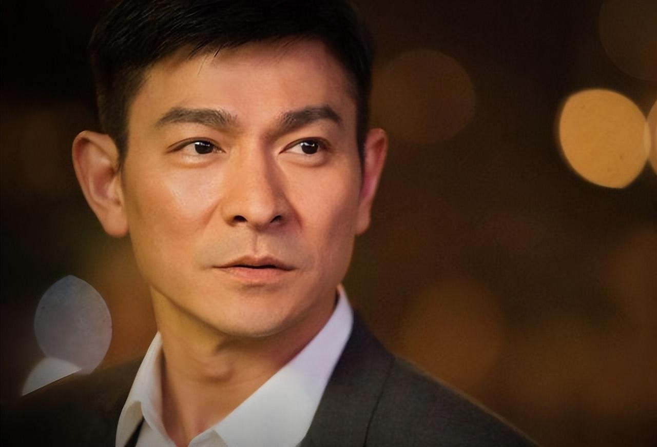 人民大会堂镜头下的明星们无精打采,刘德华狠狠打了内娱男星的脸