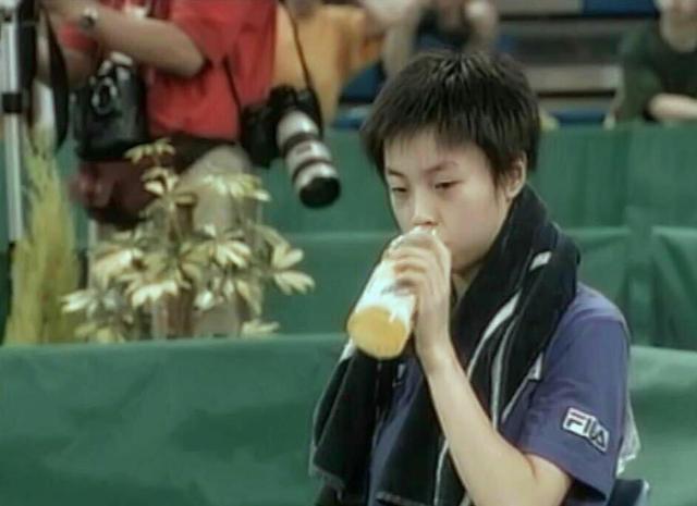 被富商徐威宠了12年的袁立,却败给了冠军张怡宁,她到底赢在哪?