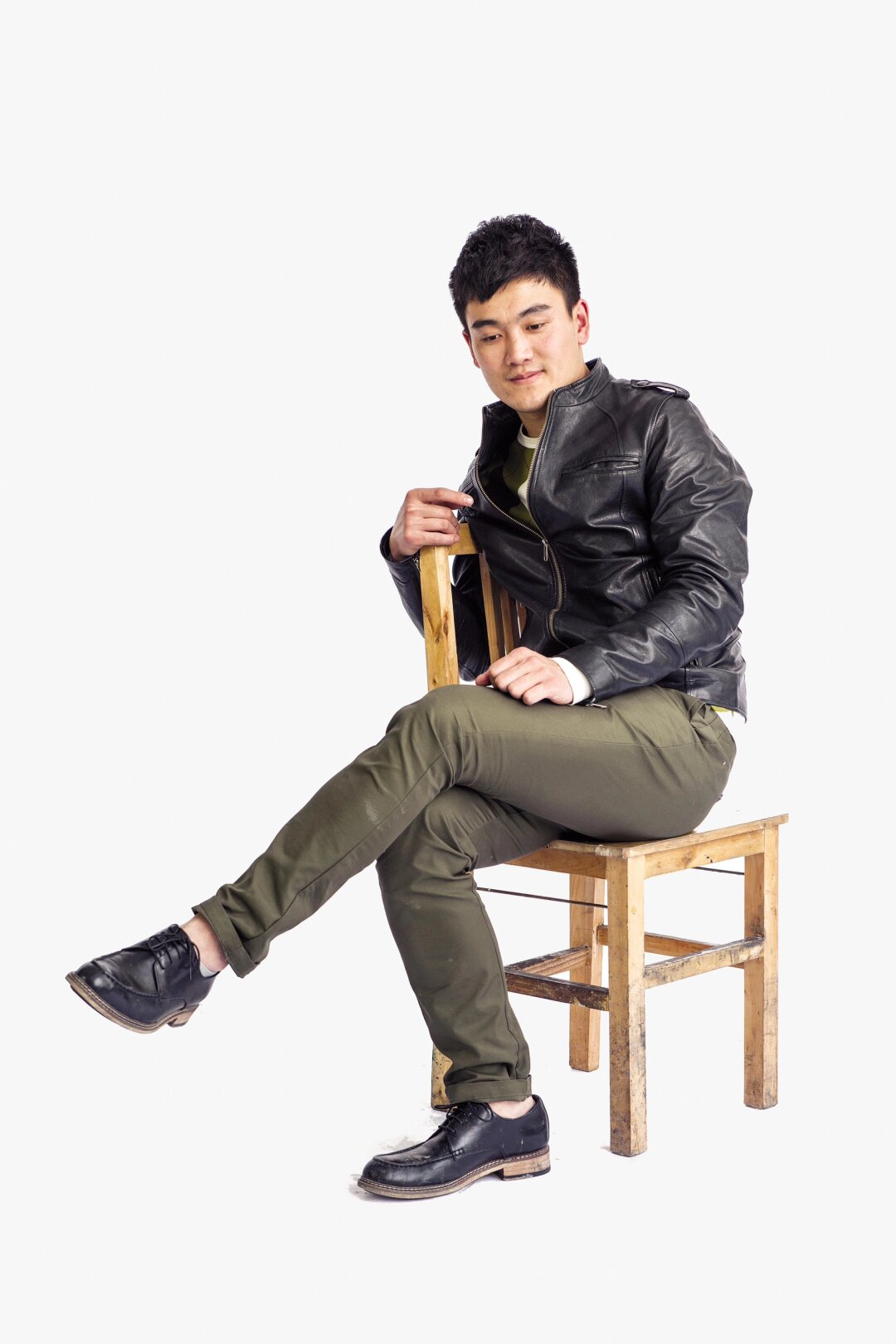 这组坐姿绘画素材,为你提供了丰富的人物姿势参考