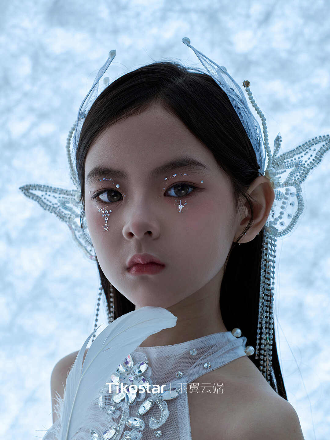 逆光而来仿佛坠落人间的小天使