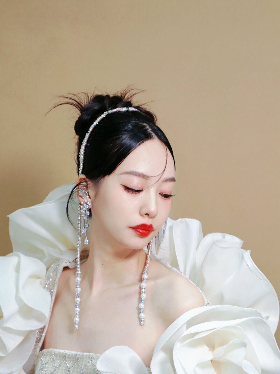 通过精致的妆容和发型我成功地展现出新娘的气质与魅力