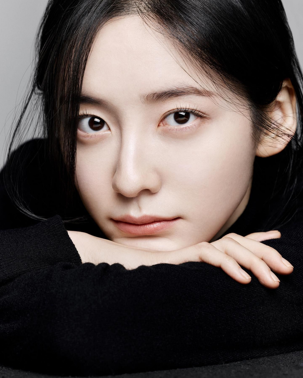 朴智炫 ji-hyun park,韩国演员,近年来出演了多部较为知名的影视剧