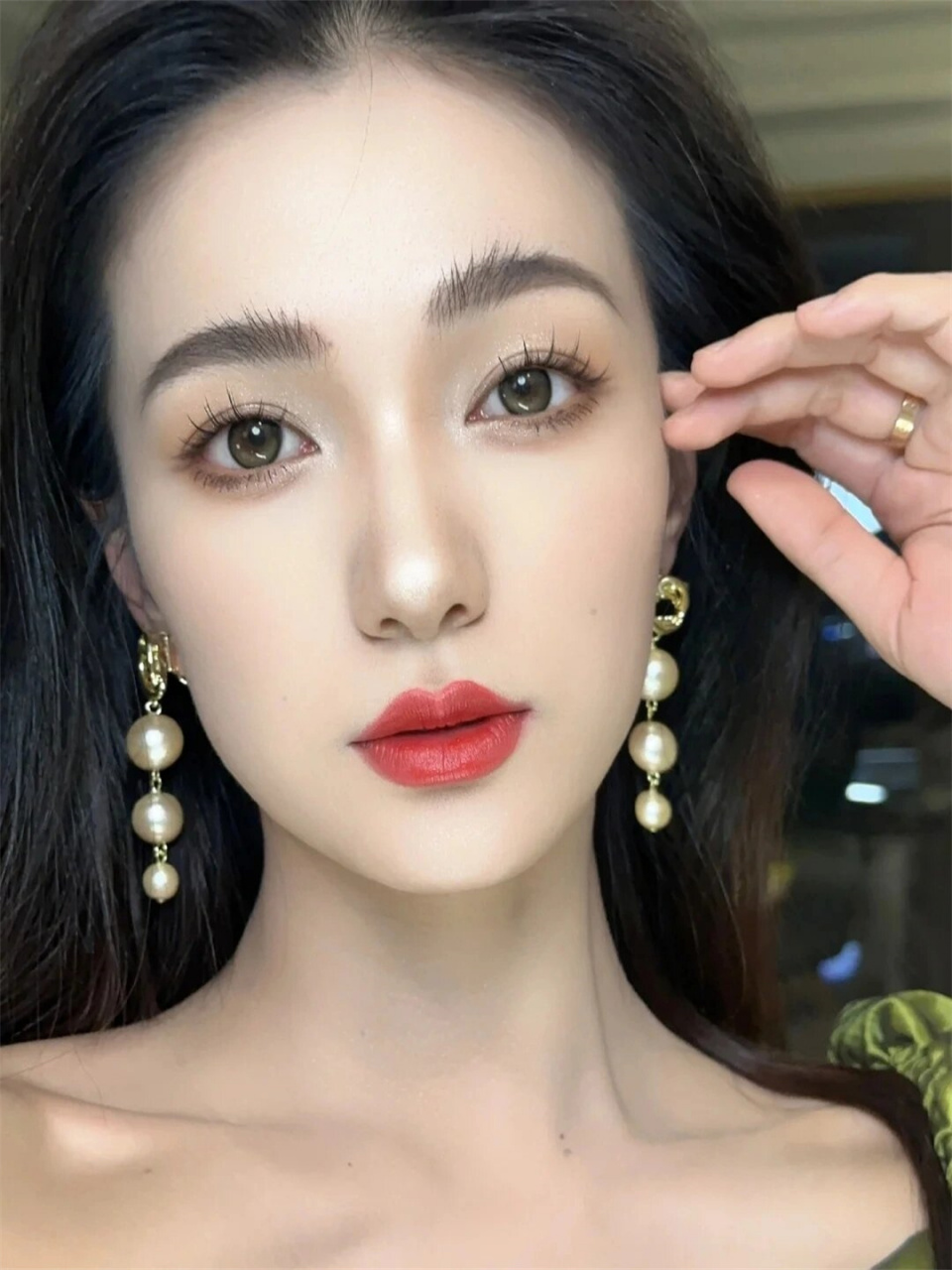 富贵千金气质晚宴妆容  富家千金的晚宴妆容,尽显高贵气质.