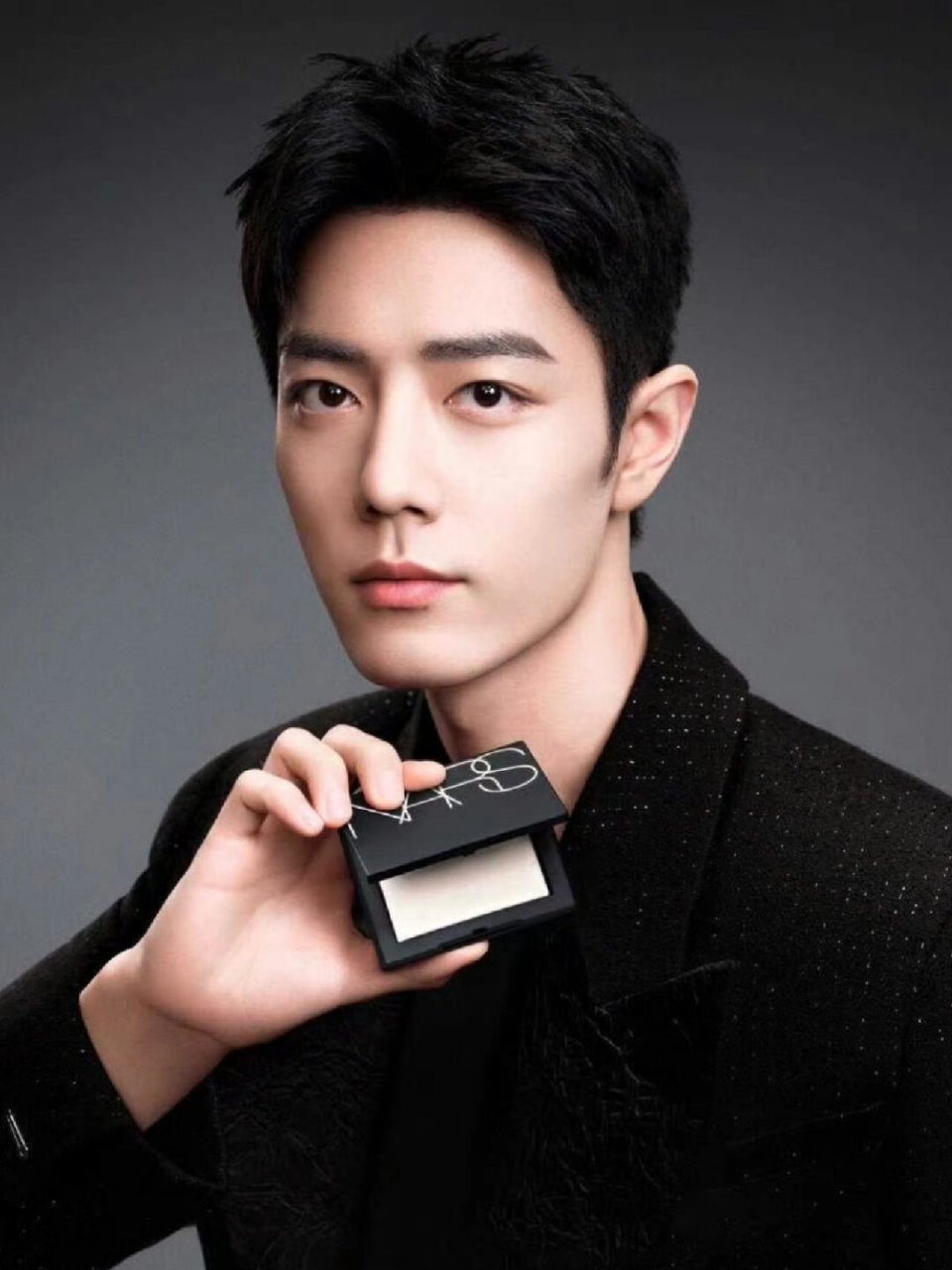 肖战|战神的时尚实力毋庸置疑  肖战的高奢品牌汇总:  gucci:肖战是该