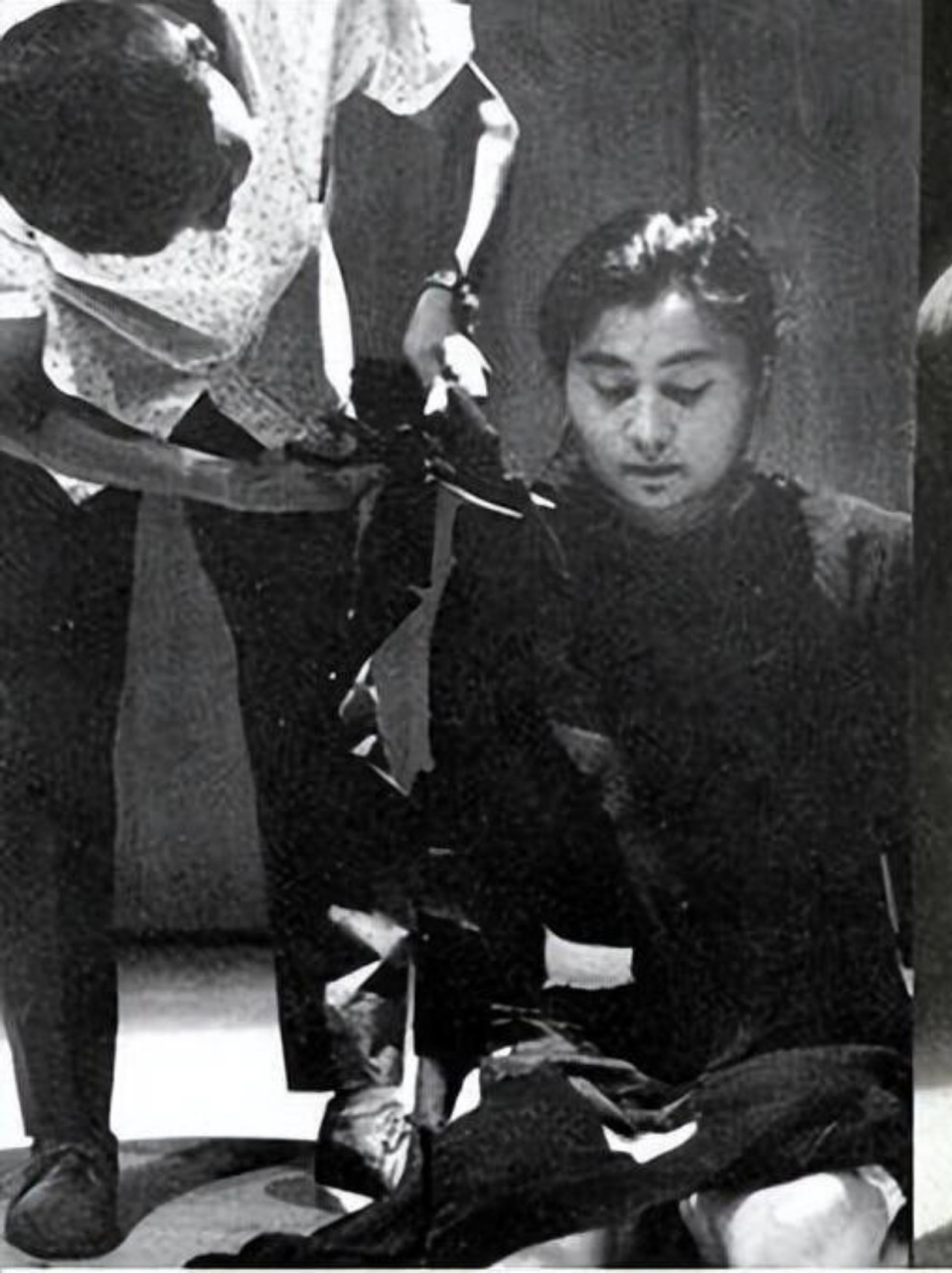 艺术分享4——《切片》小野洋子  《切片》小野洋子是艺术家张恩利