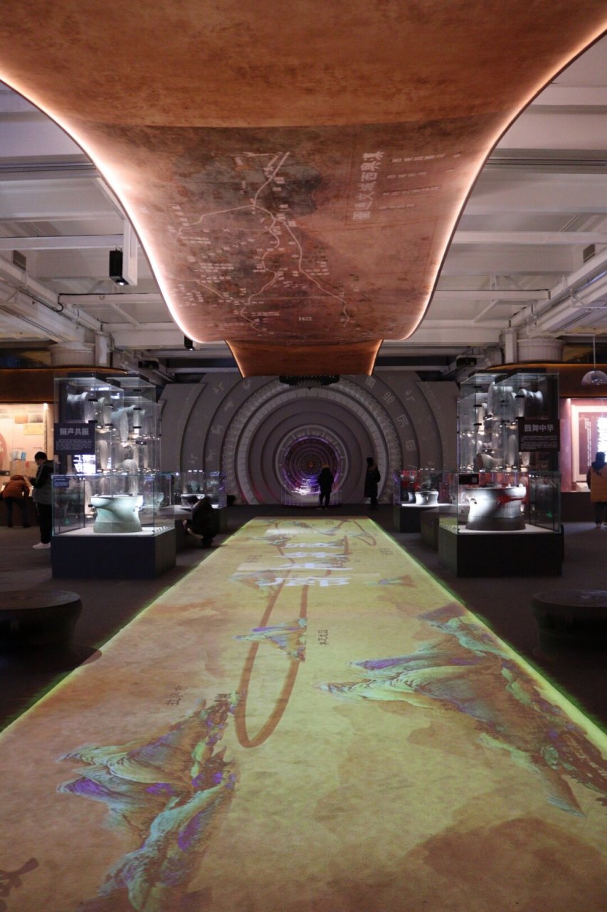 民族文化宫  民族文化宫是一座充满历史底蕴和文化内涵的建筑,它见证