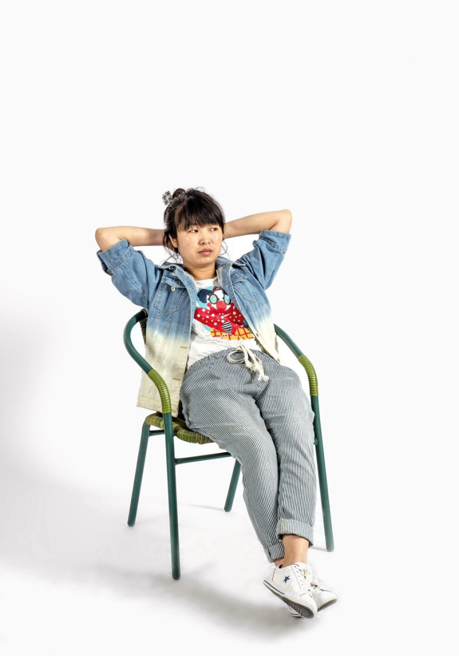 坐姿绘画素材分享  观察人物的坐姿是非常重要的.