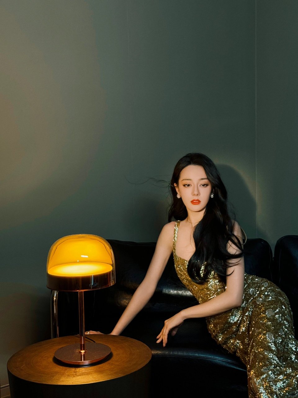 时尚芭莎发声明回应迪丽热巴 时尚芭莎发声明回应迪丽热巴封面物料被