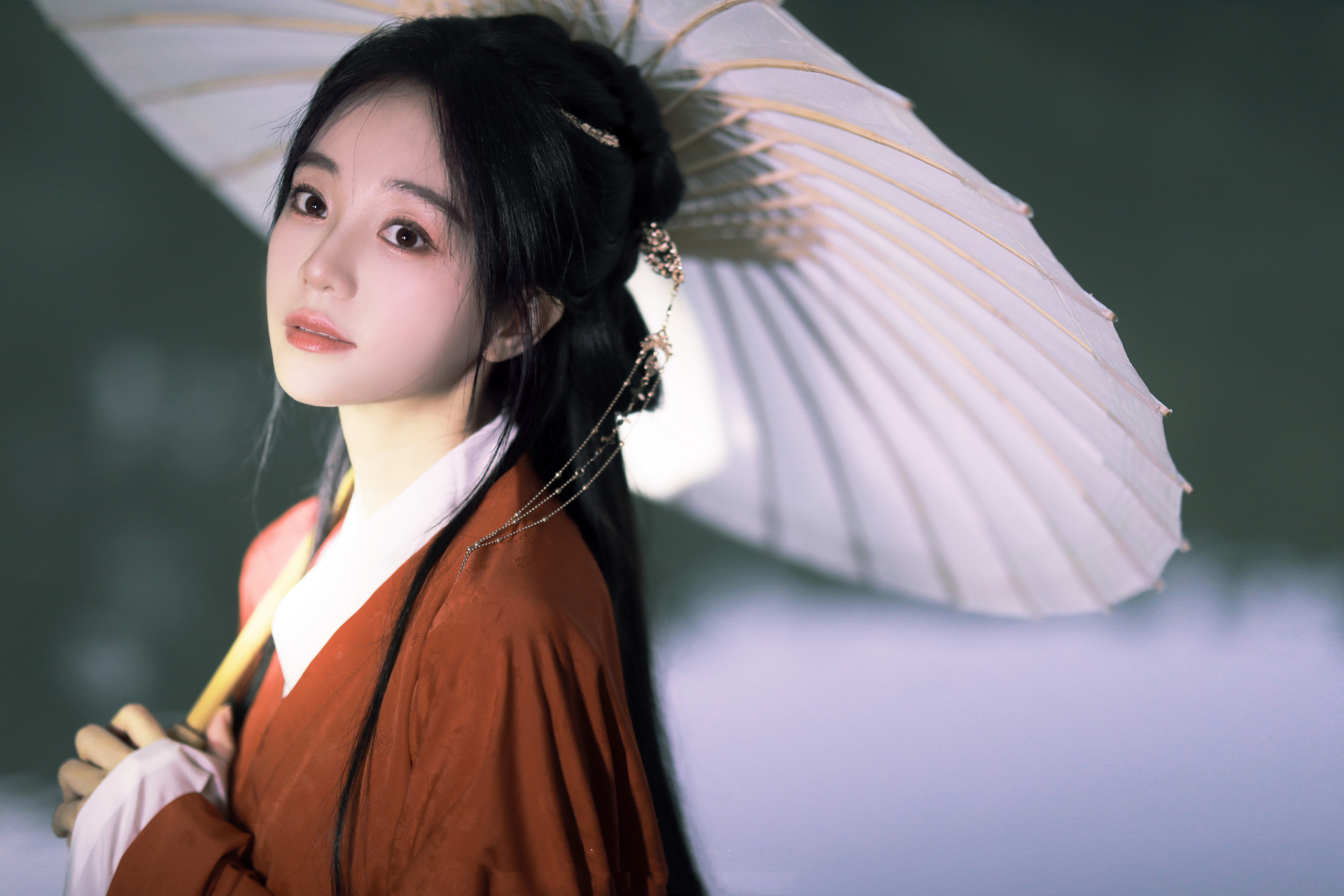 胡意旋生日古风红衣写真大片!小姐姐,真好看!生日快乐啊!  #胡意旋