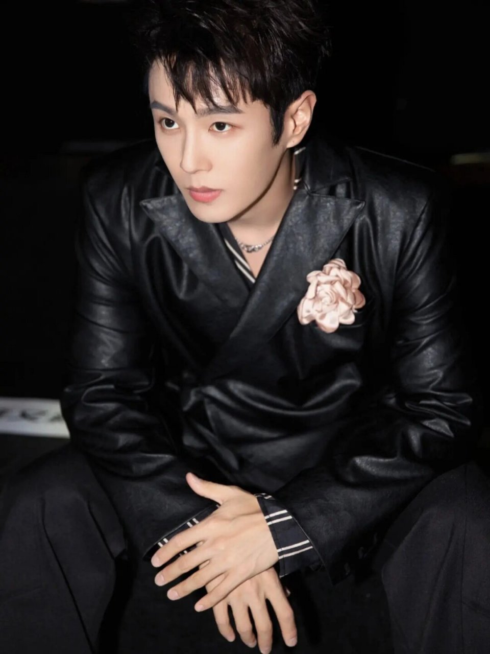 aconoix|uniq-李汶翰  春日赏樱与参加上海时装周,穿搭浪漫至极  春日