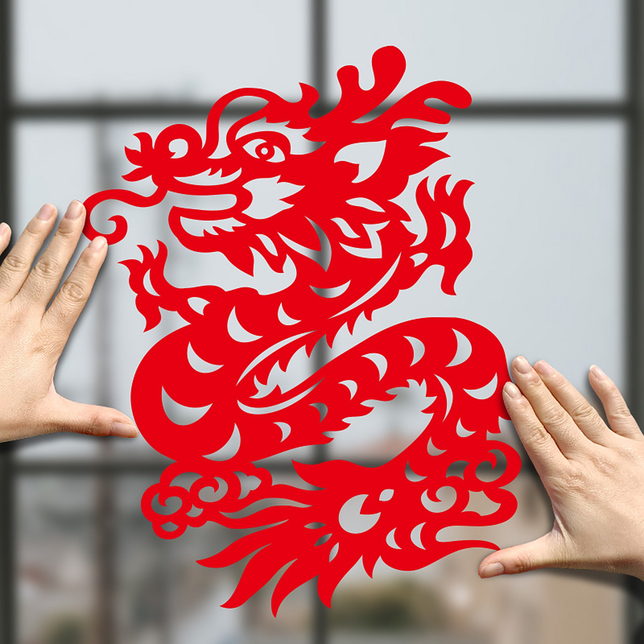 这幅剪纸作品线条流畅,图案精美,无论是从细节处理还是整体构图,都