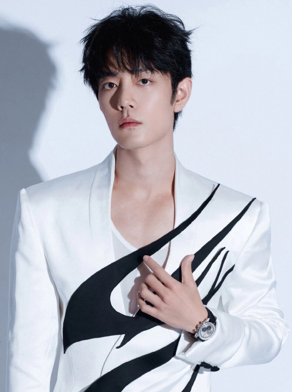 肖战|战神的时尚实力毋庸置疑  肖战的高奢品牌汇总:  gucci:肖战是该