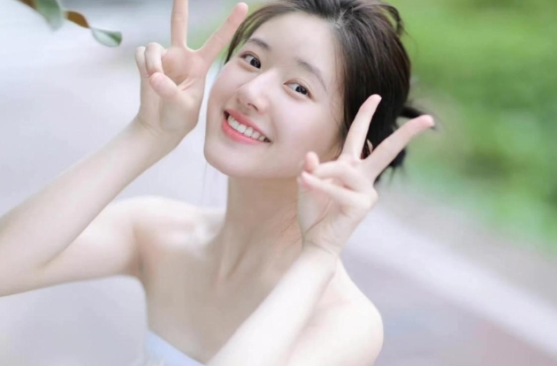顶"汪涵女儿"头衔出道,实际背景深不可测?赵露思背景到底如何