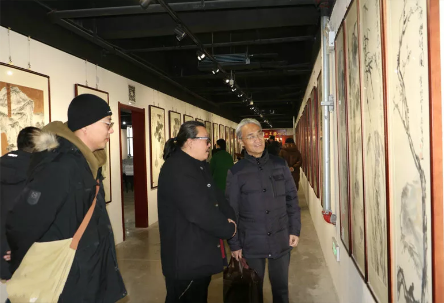 "沧海之约——南开大学尹沧海教授师生作品展"近日在沧州开幕!