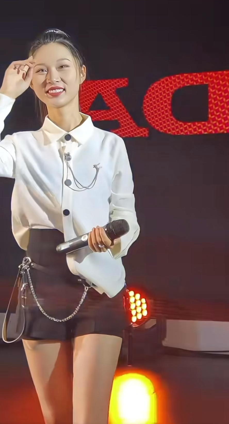 阿悠悠最新单曲往后女人其实不怕生活的苦只怕你从不心疼她的苦