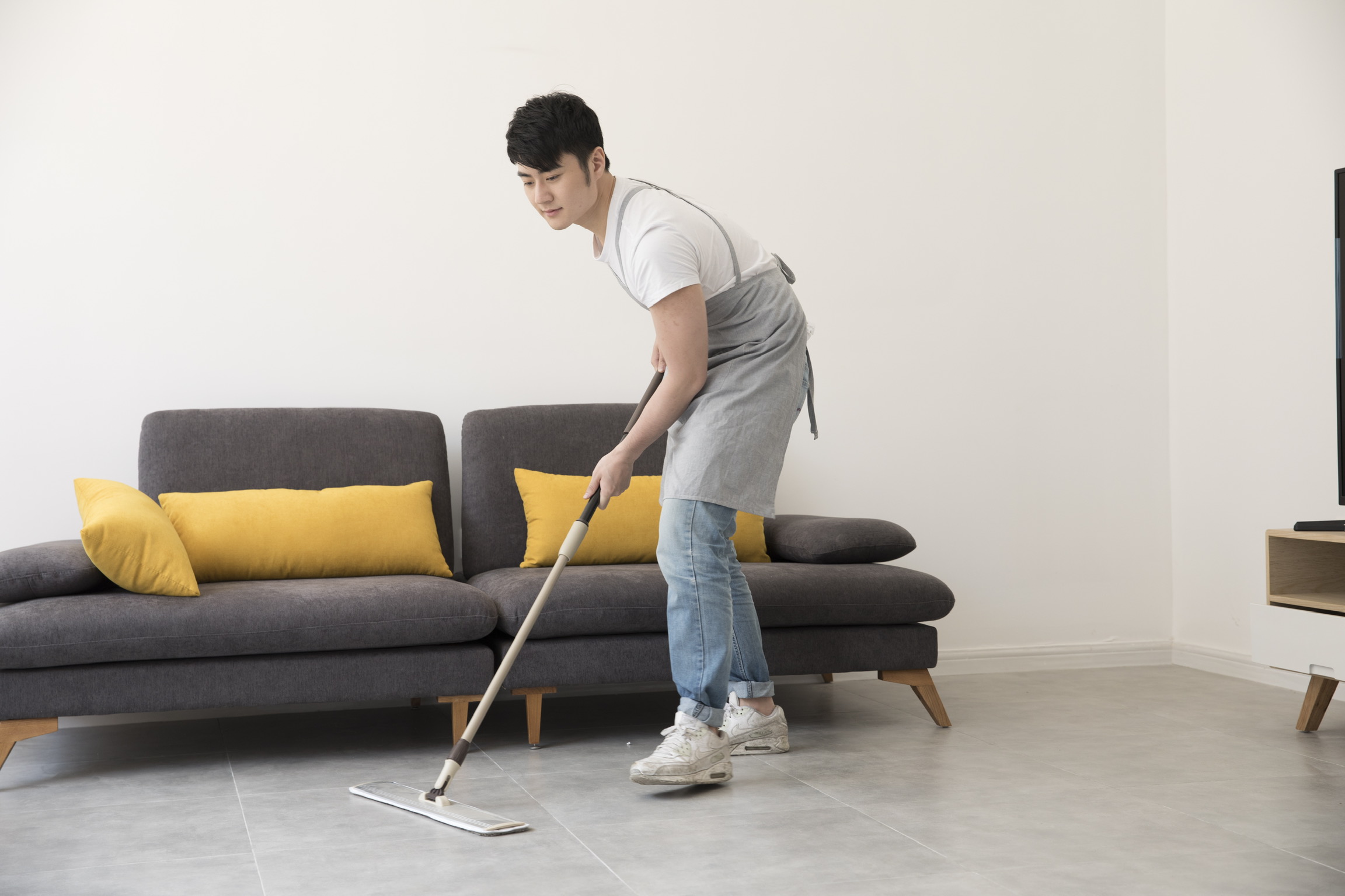 大扫除清洁房间过年清扫房屋家里最怕灰卧室灰尘太多清扫房间搬东西