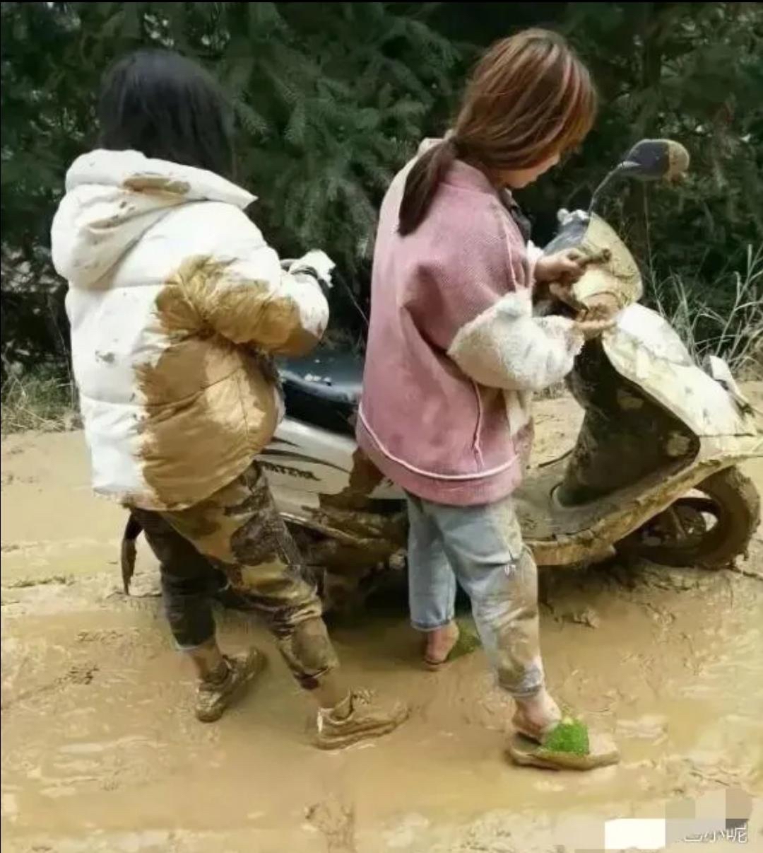 闺蜜说一定带我去她表哥家玩在半路上摔了一跤请问还有必要再去吗?