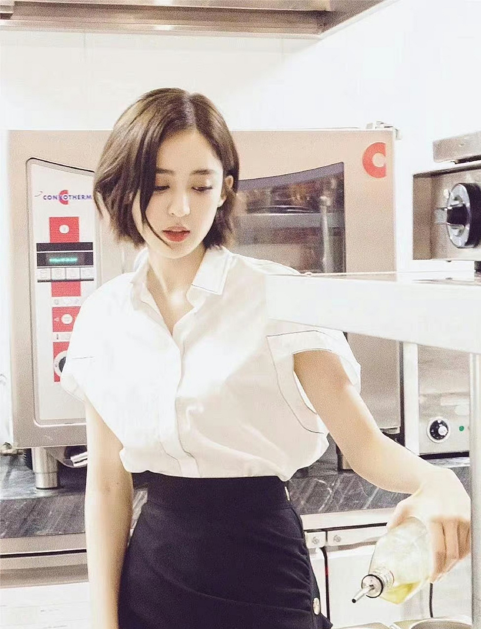 古力娜扎短发也好看,怎么样都是美女