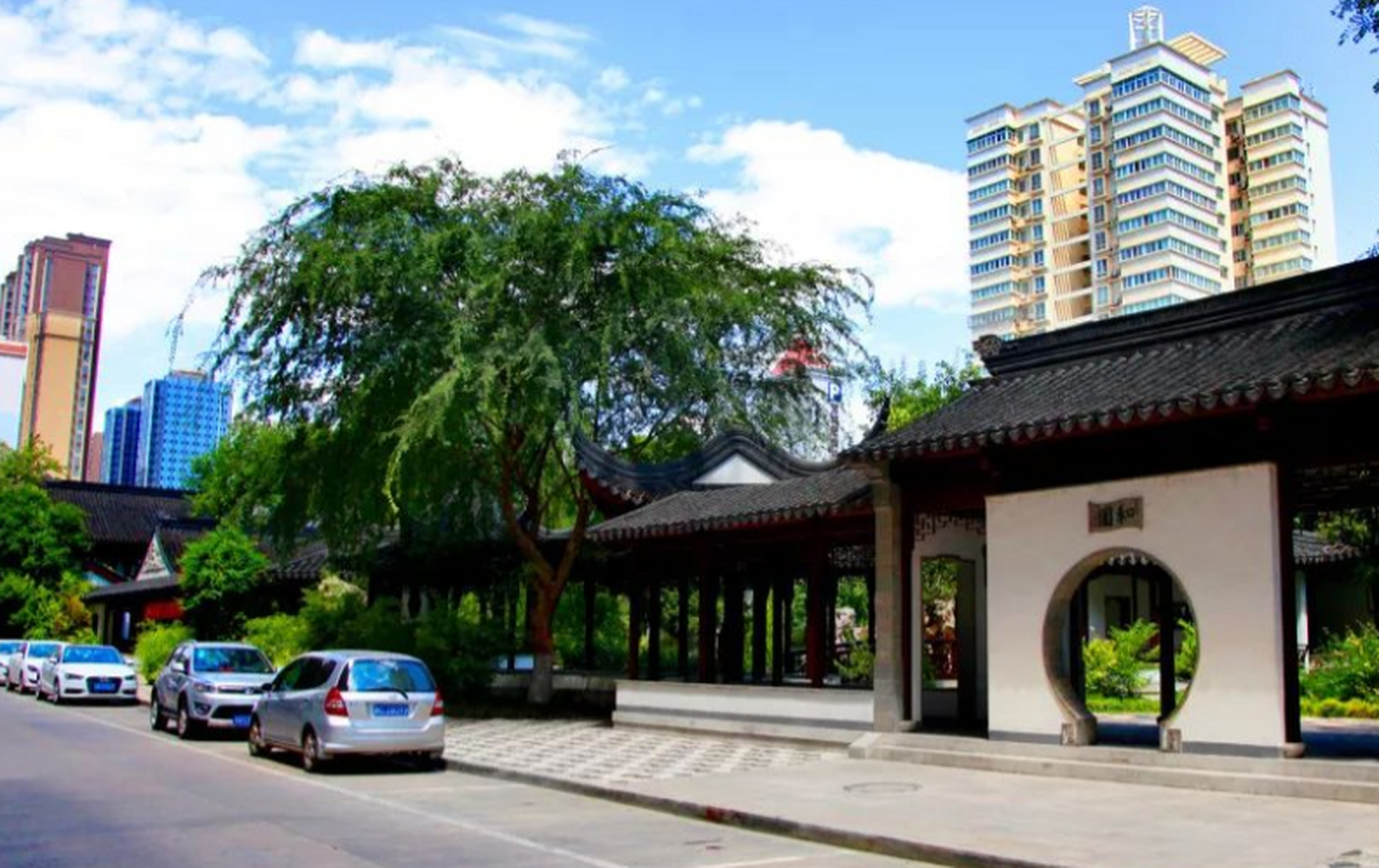 东岭村面积不到一平方公里,被誉为陕西第一村.