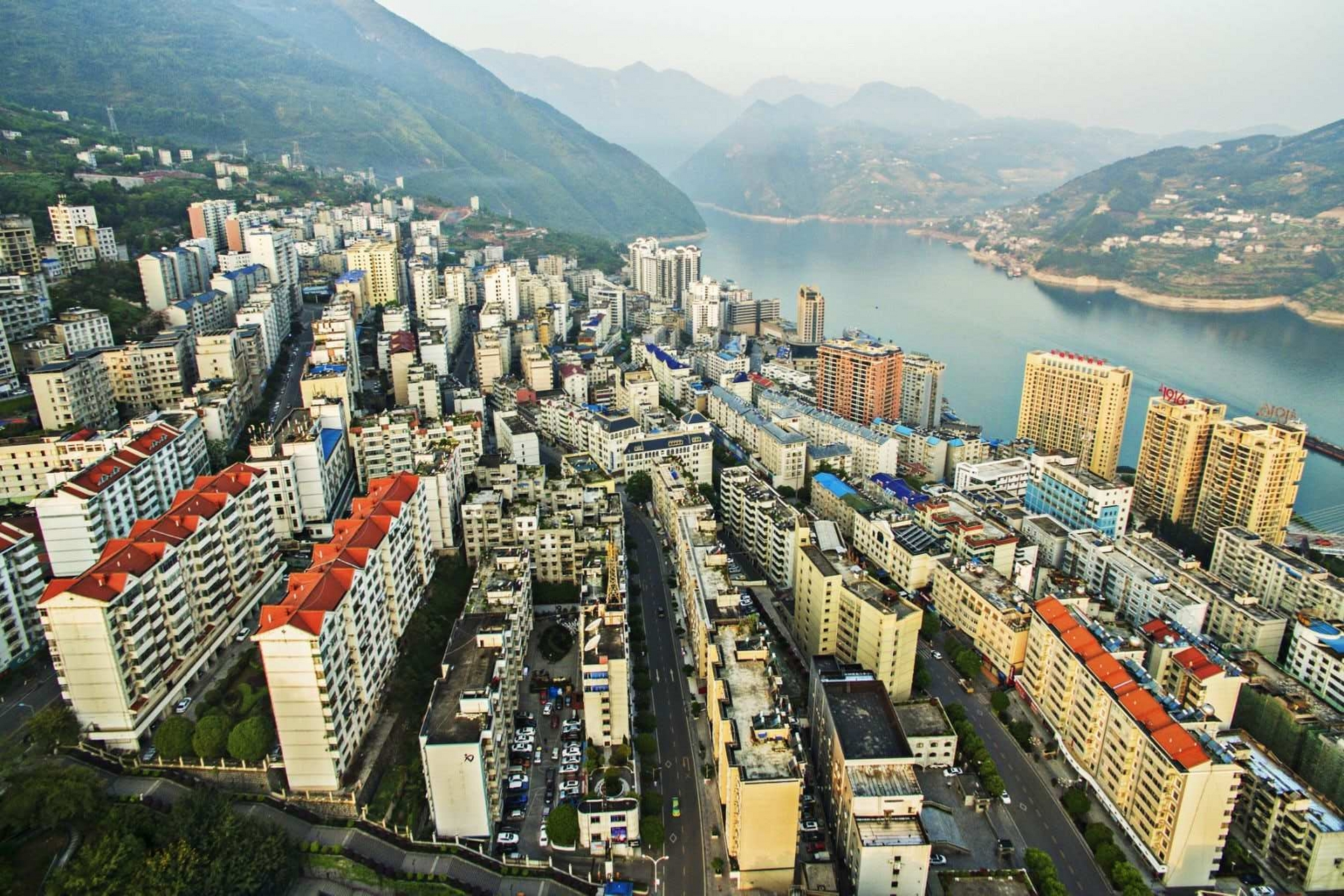 【注】位于长江三峡西陵峡南岸的湖北巴东县城,治所乃信陵镇,宋代由