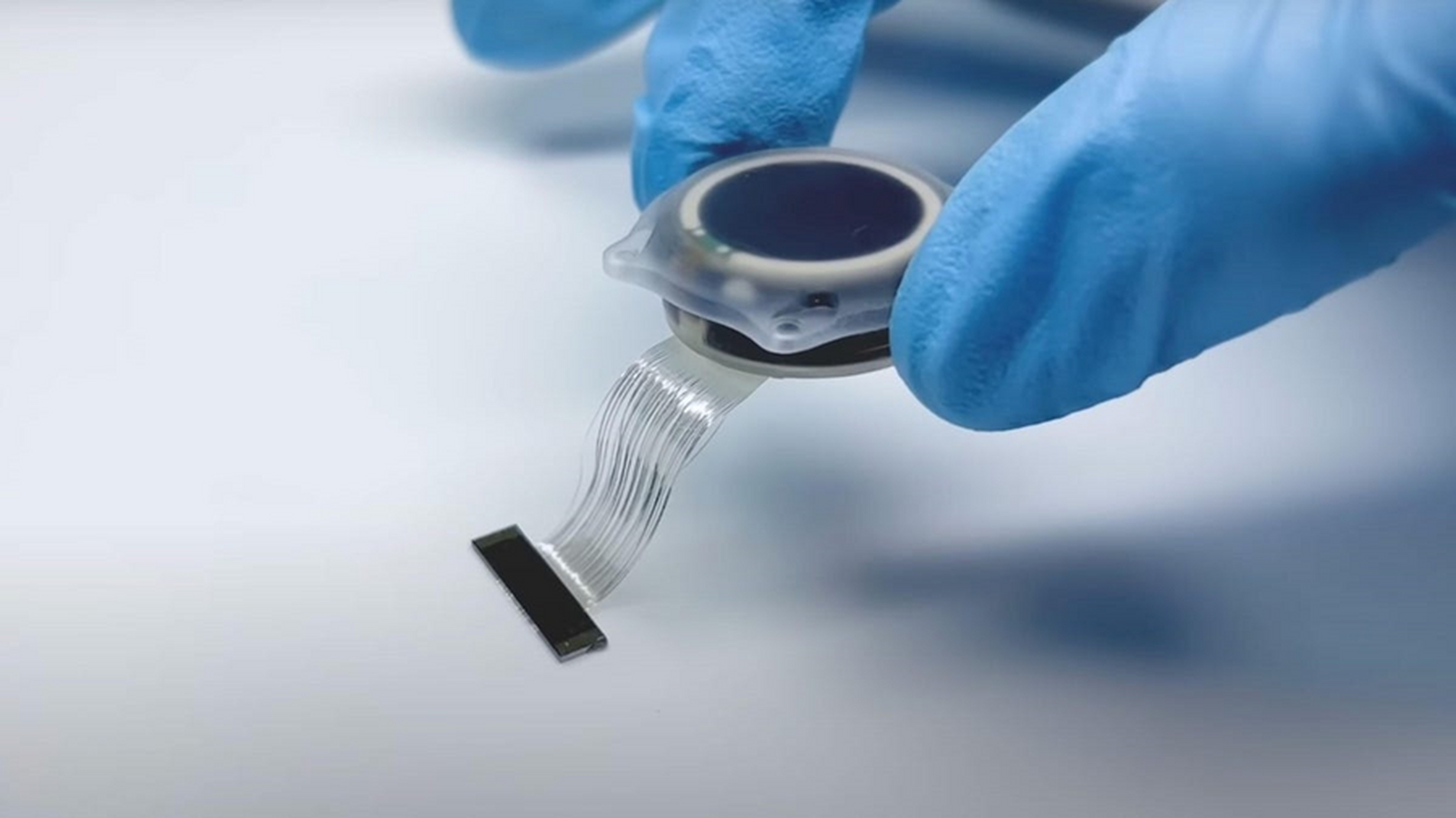 neuralink公司成功将芯片植入人体,实现脑机接口技术大规模安全应用的