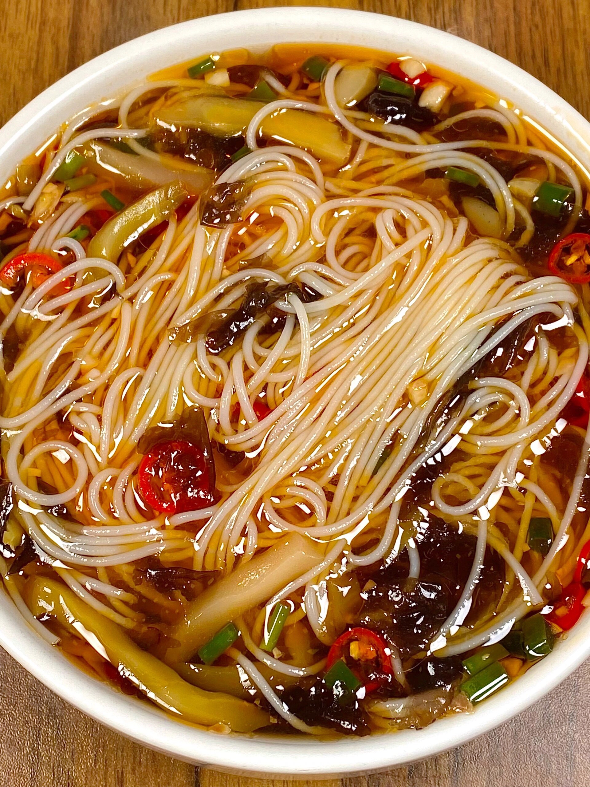 榨菜酸辣米粉 几分钟就能搞定的一个酸辣米粉喜欢吃粉的家人们赶快