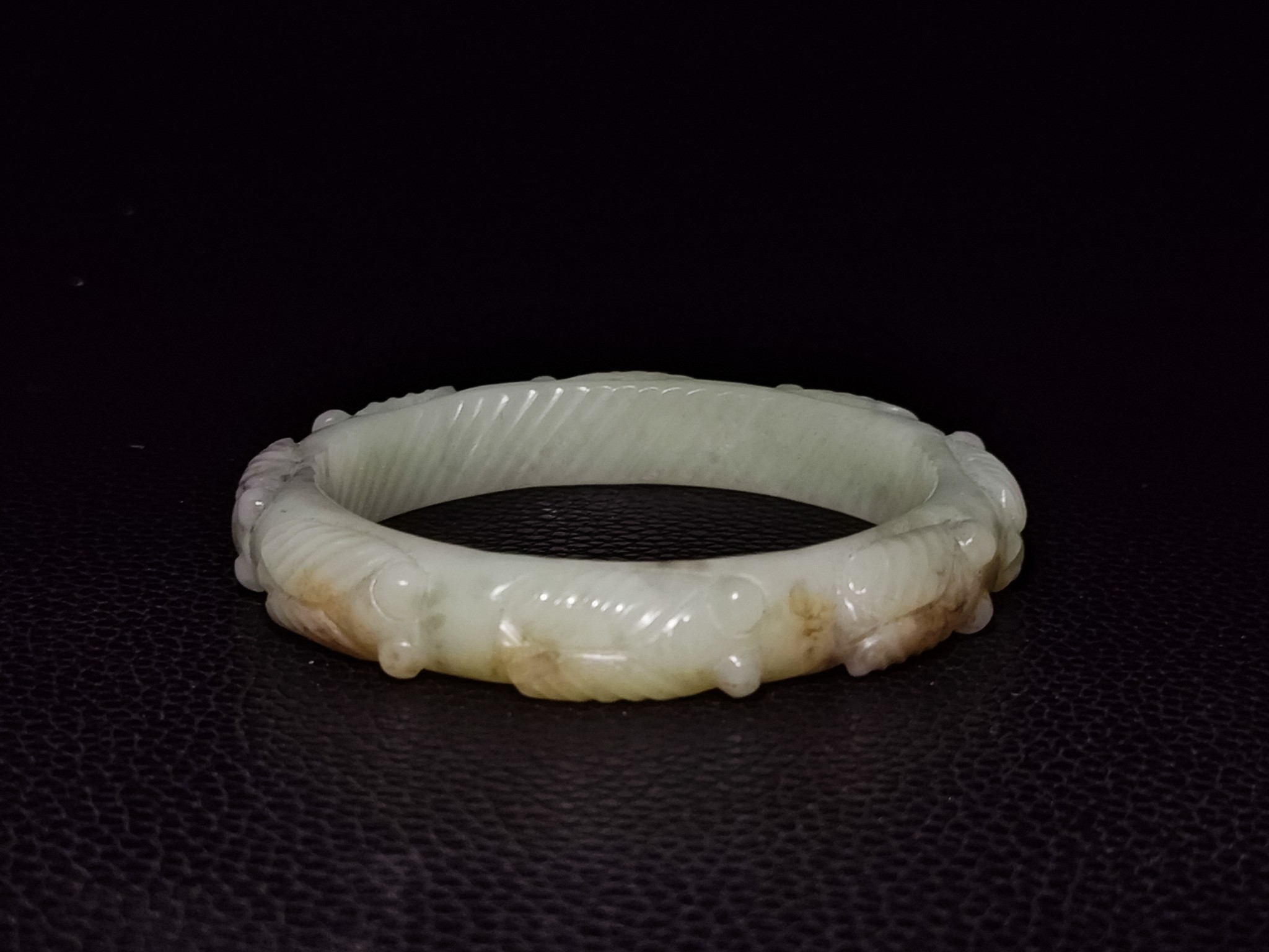 和田玉玉镯,尺寸60/11.6mm,重54.5克