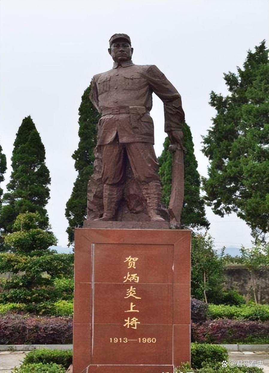 独臂将军新婚夜坐着不动,"不喜欢我干嘛娶我?""我怕吓着你"