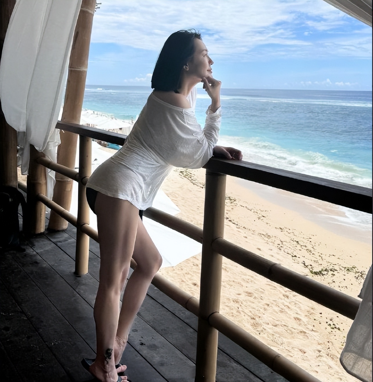 小s二女儿晒近照,16岁许韶恩穿火辣裙装,颜值身材美得无可挑剔