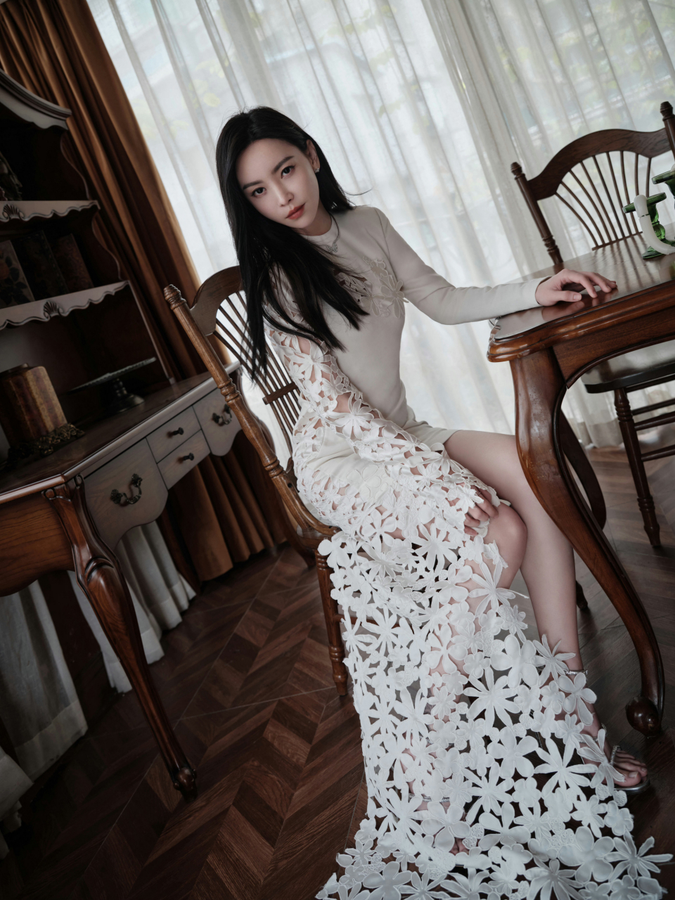 于文文长腿高跟鞋