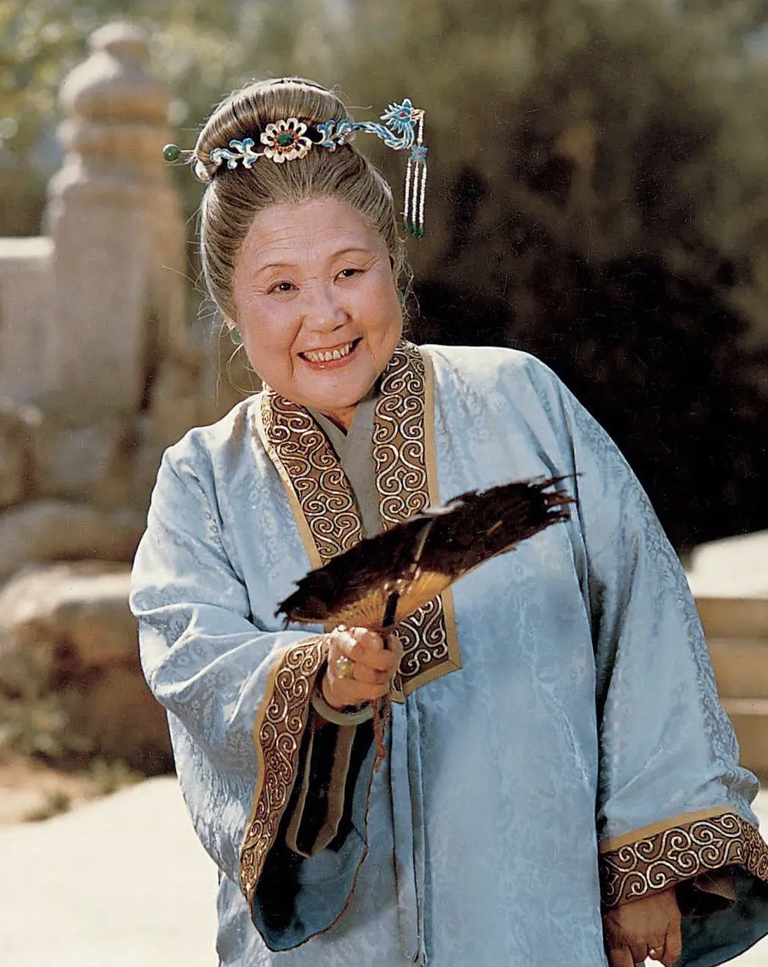 《红楼梦》里贾母常吃的一道菜叫牛乳蒸羊羔,开始我还以为就是用牛奶