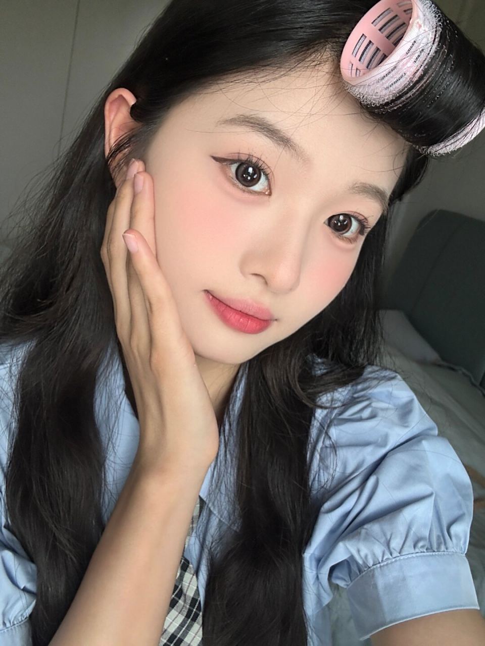 韩系女高妆 尊的画不腻	  韩系妆容真的非常适合拥有淡雅容颜和方圆脸