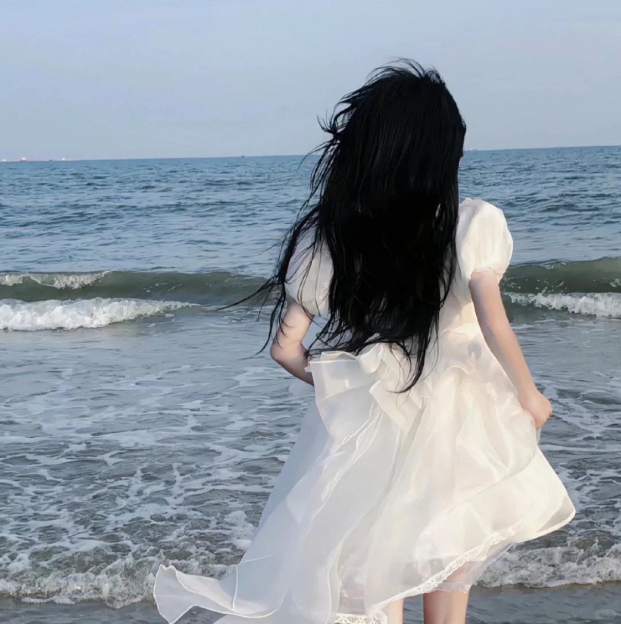 一些海边女生头像~~ 想了许久海边的文案,都不及这一刻恰好吹来的海风