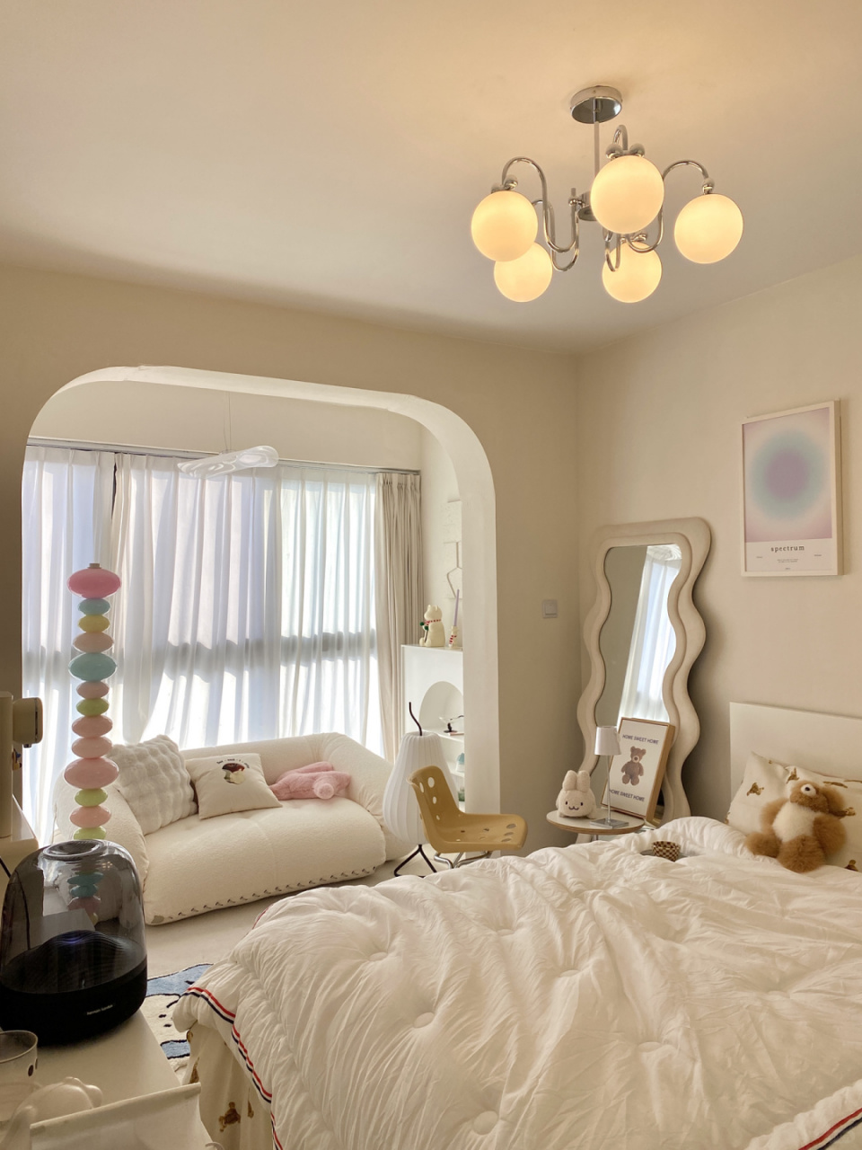 10平米小卧室大变身,亲测奶油风也能打造出网红级别的温馨空间  谁能