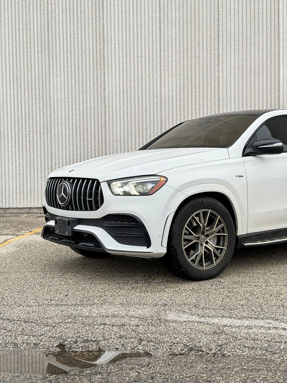 红白相间的优雅轿跑  奔驰gle53 coupe:红白相间的优雅轿跑,53000公里