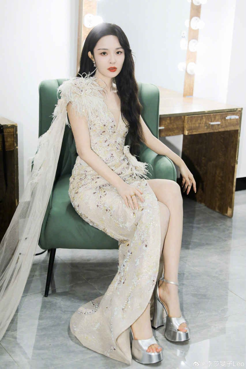 李莎旻子写给芒果的一封信#今天,李莎旻子在社交平台上给芒果台写了