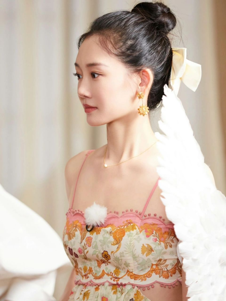 热议明星名人孕期再现闪耀时刻,苗苗美照引起关注 女星苗苗的怀孕三胎