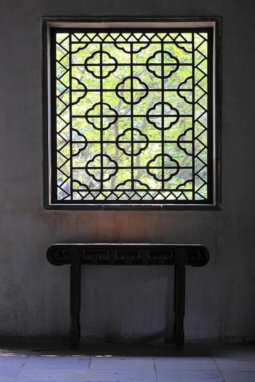 眼睛是心灵的窗户,那么在中国传统建筑中,窗就是建筑的