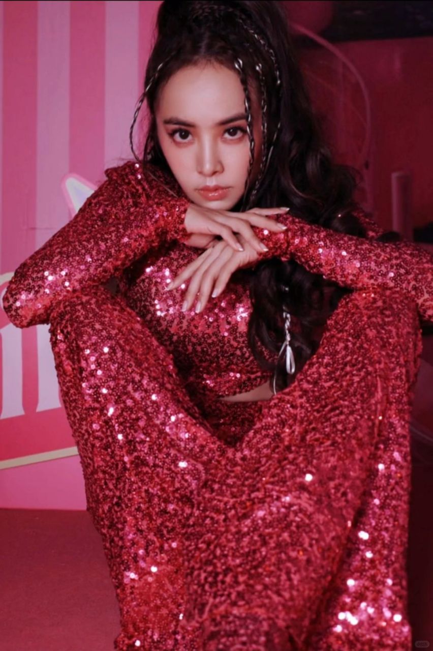 今晚,我如约在电视机前等待jolin蔡依林的跨年演唱会.