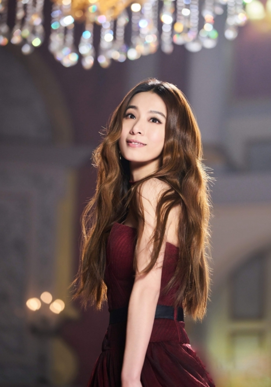 对于与ella感情失和的传闻,hebe表示"没有什么可以阻挡我们的友谊,没