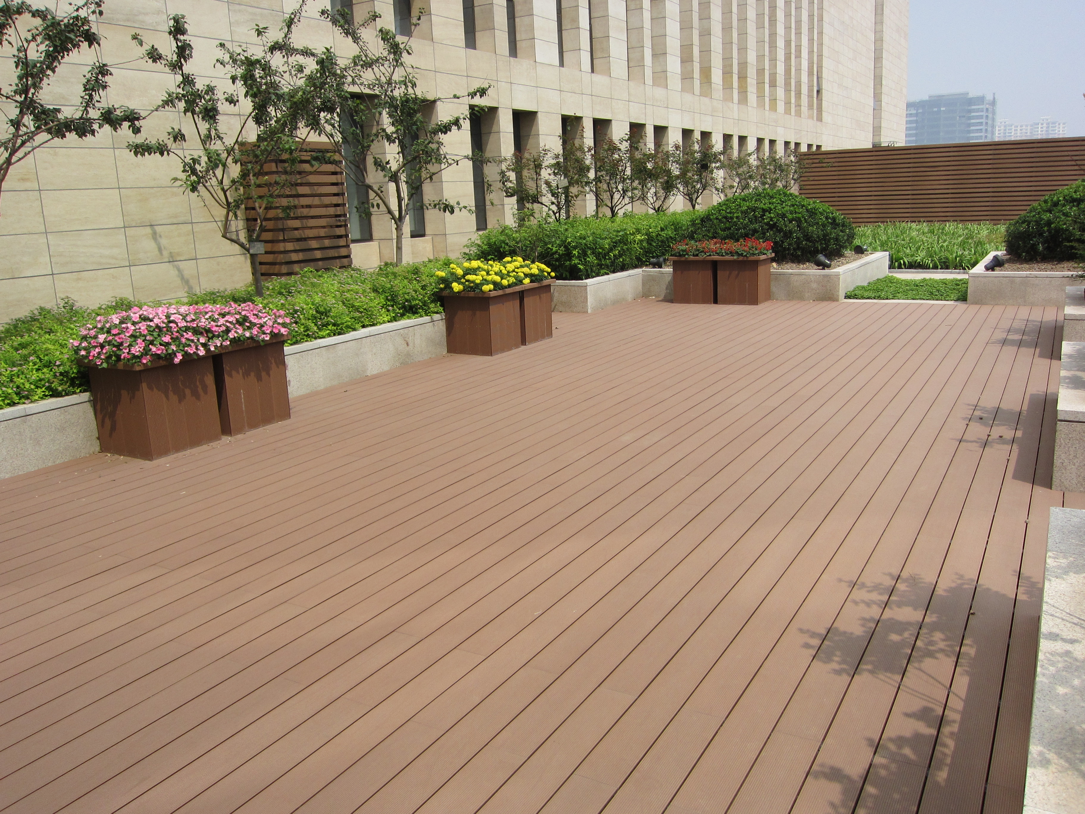 室外塑木地板每平米价格:性价比之选