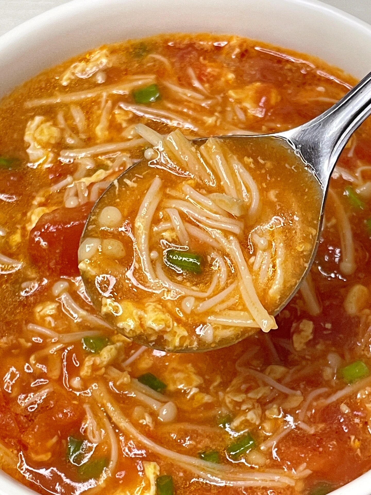 西红柿鸡蛋金针菇汤!巨巨好吃!汤汁浓稠好喝!真的好绝