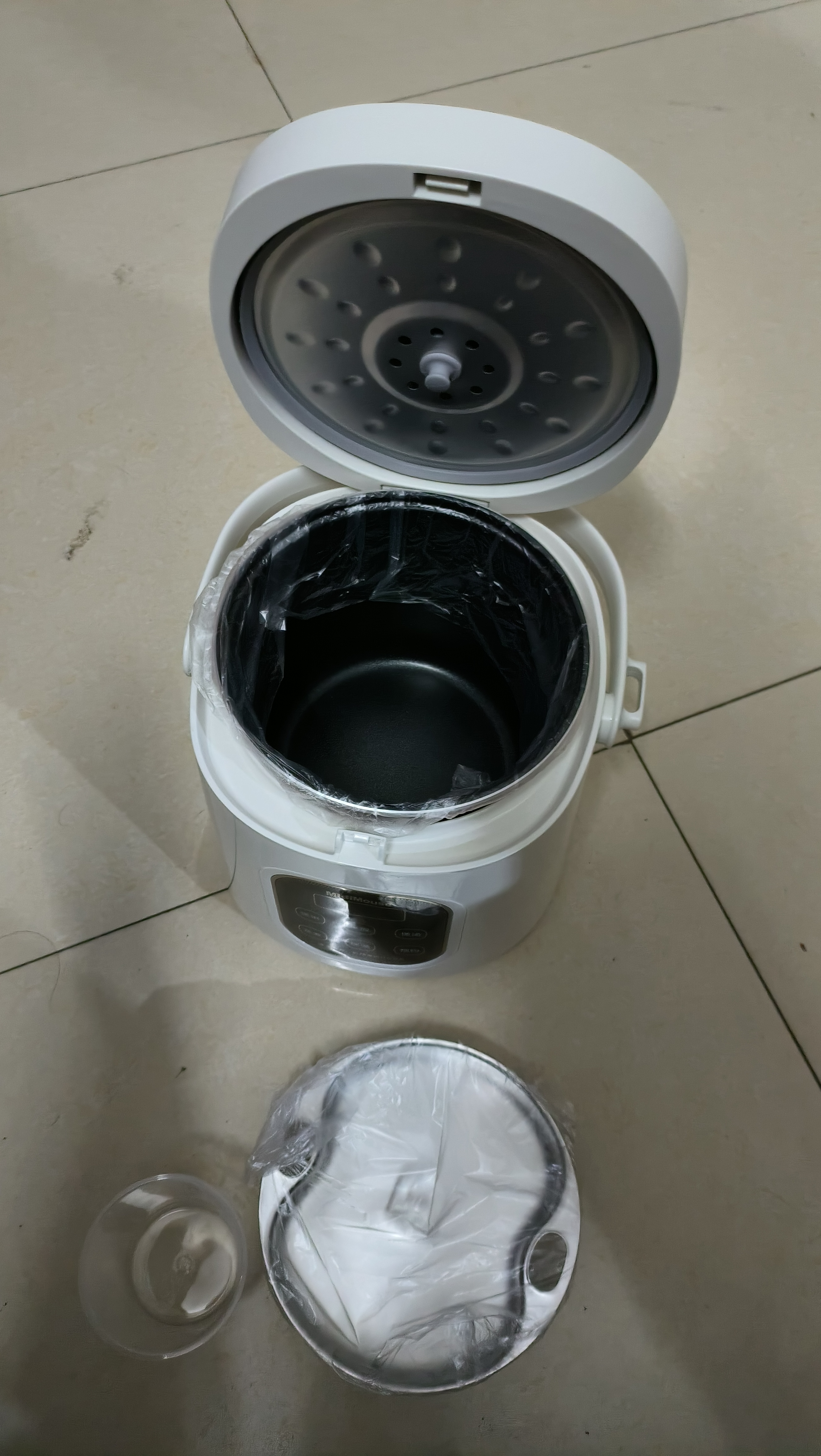 如果你喜欢经常开车出去旅游,网购一个车载电饭煲,肯定会帮你省许多